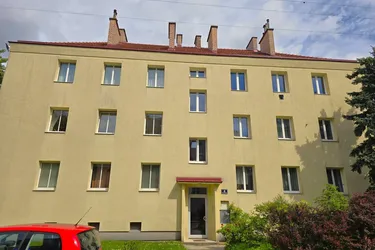 Im Herzen von Lainz - helle NEU sanierte 2,5 Zimmerwohnung!