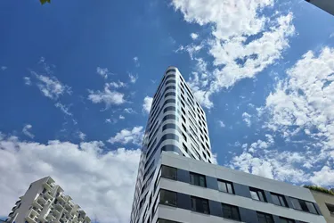 Zentrales Büro im SkyTower -Wien von hoch oben genießen !!