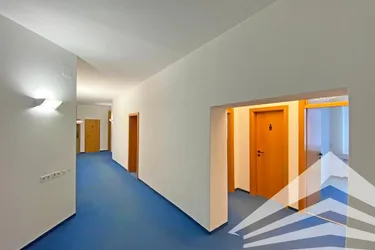 Sofort beziehbares Büro nähe Hauptbahnhof mit Balkon!