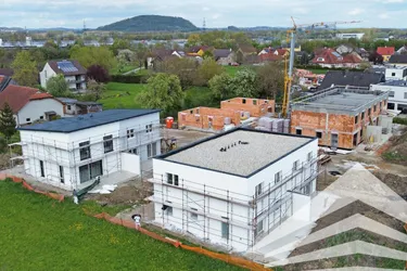 Expose Zügiger Baufortschritt! Ihr neues Zuhause in Pichling - Eckreihenhaus Top 3