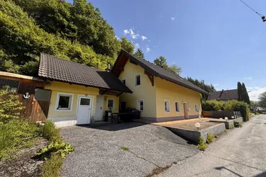 Kärntner Hohenthurn: Modernisiertes Zweifamilienhaus in ländlicher Umgebung!
