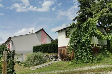 Bauernhof Ensemble mit 360 Grad Grün-Rundumblick + Baugrund – vielfach nutzbar für ein Leben und Arbeiten im Grünen