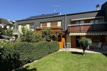 [06605] Sonnenlage und Burgblick in Kirchschlag