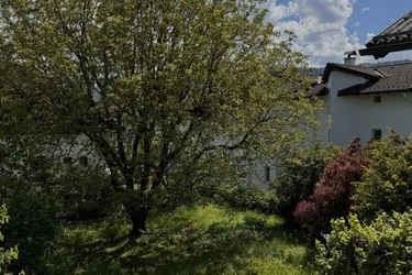Sehr großzügiges Grundstück mit sanierbarem Altbestand, schön gelegen im beliebten Rif bei Hallein
