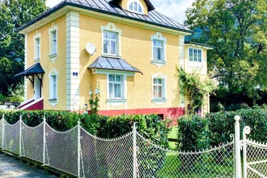 Charmante Dachgeschosswohnung mit Gartenanteil in Salzburg-Aigen