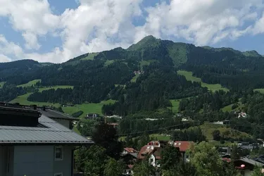 Bad Hofgastein: Maisonettewohnung mit drei Balkonen und Weitblick!