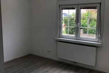 2 Zimmer-Wohnung in 2-Familienhaus zu vermieten, Gartenteil, sehr ruhige schöne Lage