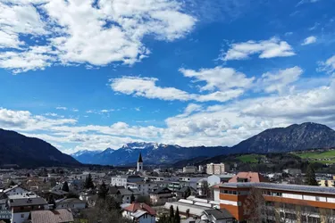 Wörgl - Neuwertige 3-Zimmer-Wohnung mit Terrasse und Stellplatz – Einziehen und Wohlfühlen!