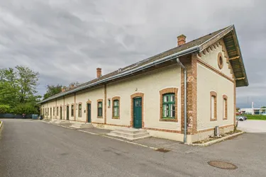 3 Bürohäuser, 38 Parkplätze in Toplage, hochfrequentiert, beste Infrastruktur