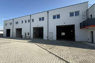 Werkstatt, Halle im Industriezentrum nahe OutletCenter