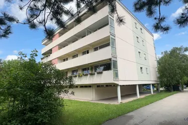 Maria Enzersdorf bei Mödling - Schöne 3 Zimmer Wohnung mit Loggia und Blick ins Grüne!
