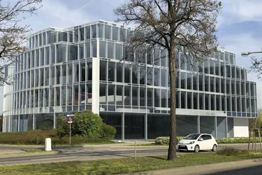 Modernes Büroprojekt mit Supermarkt Nähe U1 Rennbahnweg