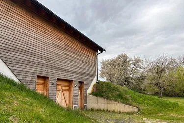 Landsehnsucht; hochwertiger Neubau mit vielfältigen Zu- und Ausbaumöglichkeiten auf 1,7 ha Grund