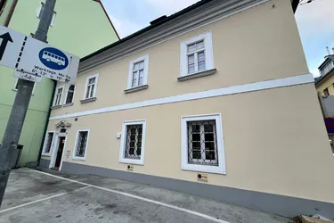 Anlageobjekt mit Potential: Historisches Stadthaus im Stadtzentrum von Wiener Neustadt