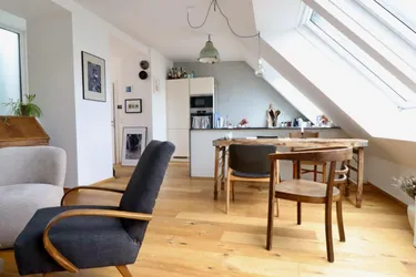 Dachgeschoss-Maisonette mit Sonnenterrasse &amp; Grünblick | 108 m² Wohnkomfort über den Dächern Wiens