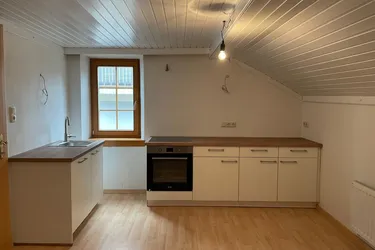 Expose Miete: Charmante Altbauwohnung im Zentrum von Saalfelden!