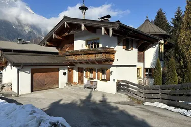 Traditionelles Architektenhaus in Leogang - Ski in Ski out