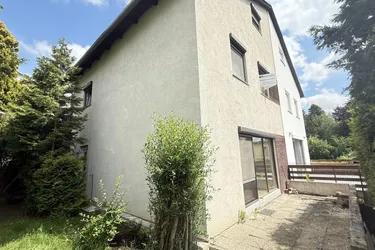 Reihenhaus in einer sehr ruhigen Reihenhaussiedlung mit Gartenanteil!