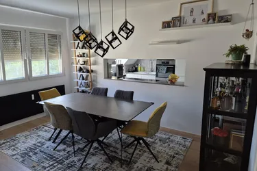 Klimatisierte Drei-Zimmer-Dachgeschoss-Wohnung in Ruhelage nahe dem Liesinger Platz!
