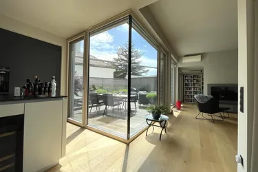 Expose DESIGNER-HIGHLIGHT im Architektenhaus mit 62m² Außenfläche und 2 Garagenplätzen! DIGITALES ANGEBOTSVERFAHREN!!!
