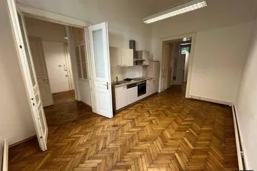 Modernes Büro im Erdgeschoss im Zentrum von Leoben mit moderner Einbauküche!
