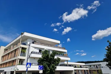 Sonnige 2-Zimmer-Wohnung mit Parkplatz in Mariatrost!