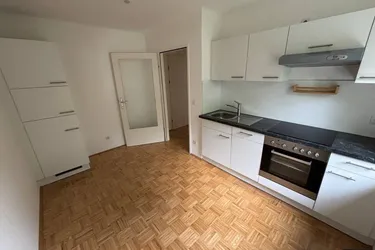 Helle 1,5-Zimmer Wohnung mit Einbauküche