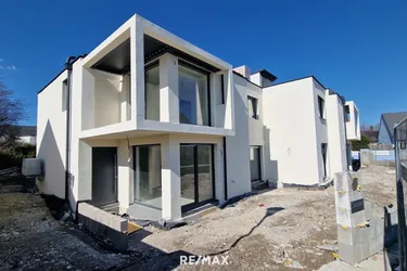 Doppelhaushälfte Neubau Top 1 – schlüsselfertig mit Dachterrasse!