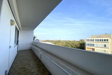 85m² Wohnung mit 12m² Loggia im letzten Liftstock in ruhiger Umgebung!
