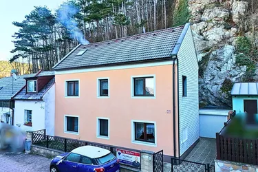 AM FUßE DES GUGLZIPF! Einfamilienhaus mit einer Menge Platz!
