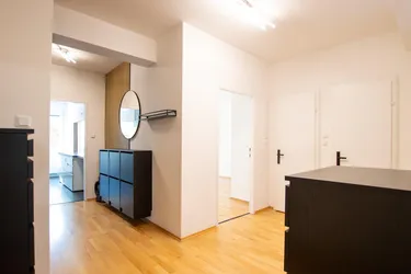 MÖBEL REIN- GLÜCKLICH SEIN! Schicke, renovierte 3 Zimmer Wohnung in ruhiger Zentrumslage zu kaufen!