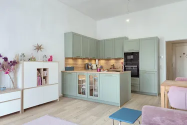Neubau 2025: moderne 3-Zimmer-Wohnung – sonniger Balkon + Eigengarten + 2 Kfz-Stellplätze!