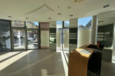 100m² Geschäftslokal mit großer Auslagenfront im Zentrum von Altenmarkt