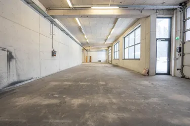 Direkte Autobahnanbindung - 400m² Werkstatt/Lager mit flexiblen Nutzungsmöglichkeiten