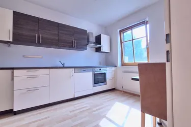73m² HELLE FREUNDLICHE WOHNUNG MIT TERRASSE!