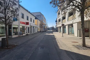 ATTRAKTIVES GESCHÄFTSLOKAL IN FREQUENZLAGE