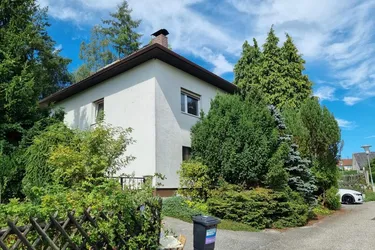 Expose EINFAMILIENHAUS MIT VIEL POTENZIAL !