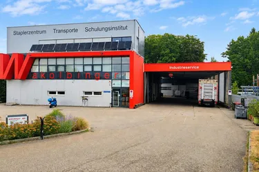 GEWERBEHALLE MIT BÜRO UND GROSSEM FLUGDACH
