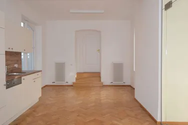 Zentrumsnahe, repräsentative Büroflächen mit eigenen Parkplätzen