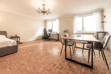 Nähe Arnbergpark! Sonnendurchflutete, überaus großzügige Familienwohnung mit perfekter Raumaufteilung in Topzustand!