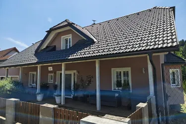 Modernes Wohnhaus in Ruhelage mit großem Grund und separater Einliegerwohnung (2396)