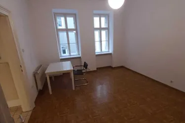 SINGLEHIT/REINPRECHTSDORFERSTRASSE! Toprenovierte 30 m2 Stilaltbaumiete, Wohnschlafraum, Vorraum+Kochnische, Minibad, Gesamtmiete € 595,--