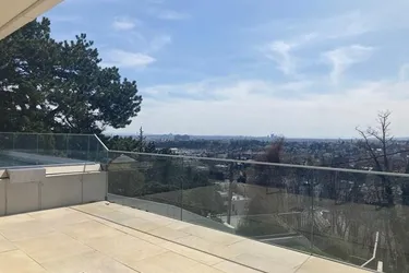 Exklusives Gartenapartment mit Pool und Weitblick auf der Bellevuestraße