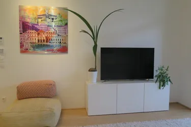 Möblierte Traumwohnung mit 2 Zimmern und einem ca. 14 m² großen Balkon im exklusiven Teil des Sonnwendviertels