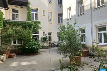 Ordination/Praxis/Büro in Biedermeierhaus