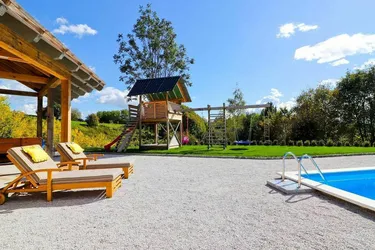 Kroatien: Herrliches Holzhaus in Traumlage