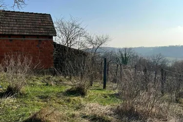 Kroatien: großes Grundstück in schöner Natur Lage mit bestehendem Rohbau