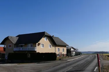 Gepflegtes, vollmöbliertes Zweifamilienhaus - sofort beziehbar bzw. sofort vermietbar