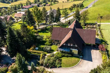 Luxuriöses Landhaus mit Indoor Pool und 3500m² Garten in der Weststeiermark zu verkaufen!