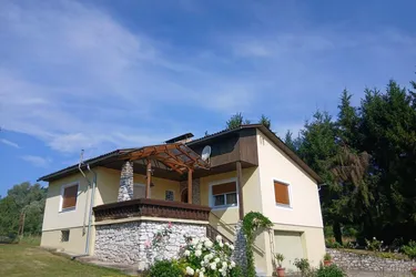 Tillmitsch: Wohnhaus mit idyllischem Garten in ruhiger Lage